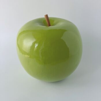 Ceci est une pomme Mela Verde brillante