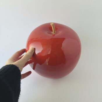 Ceci est une pomme • Mela rosso fiamma